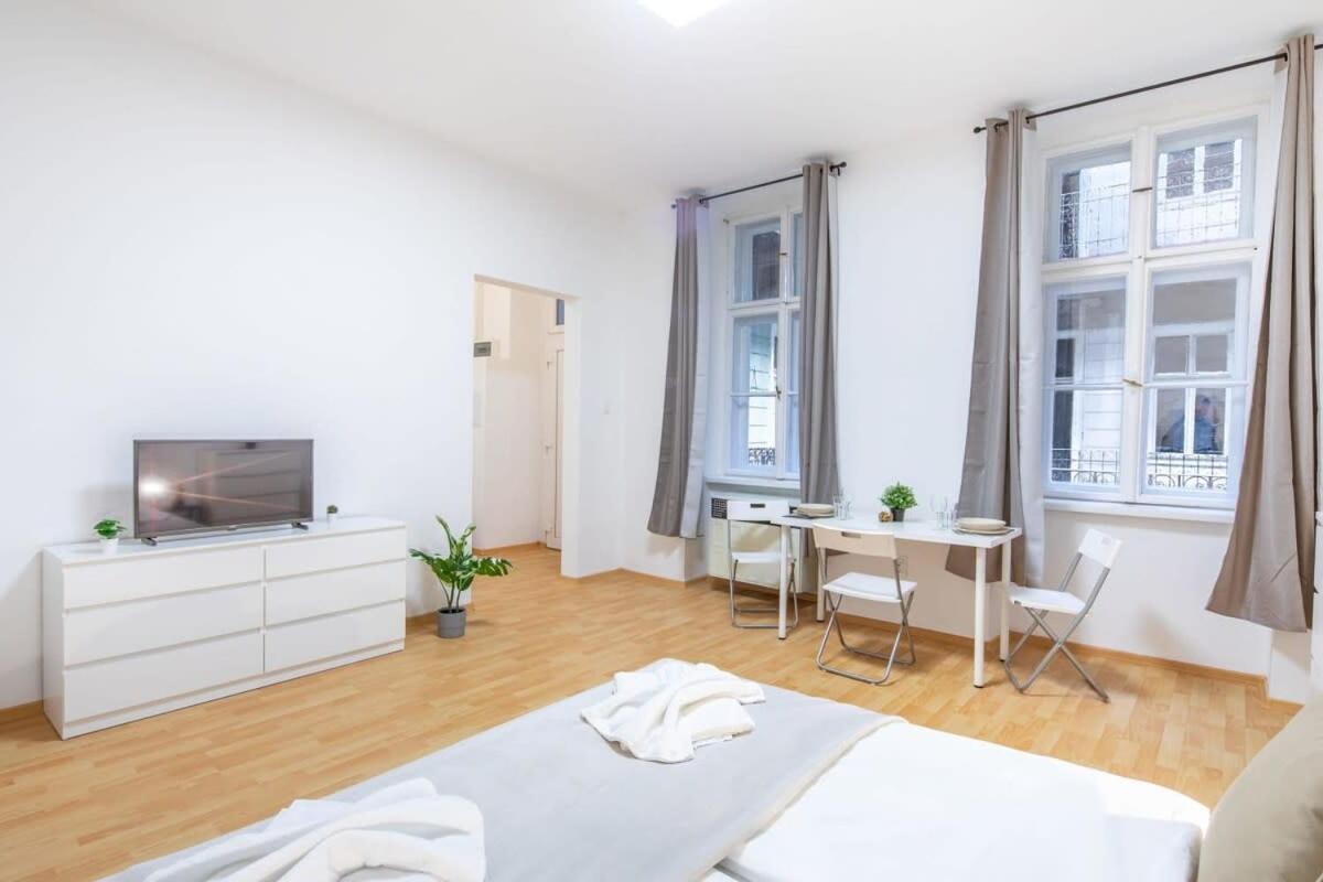 Very Central Convenient Flat Budapeste Exterior foto